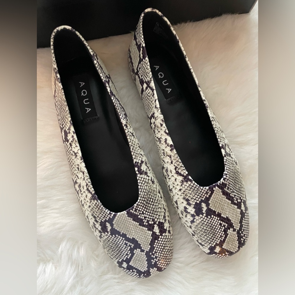 New! Aqua Snakeskin Flats - Black and Cream